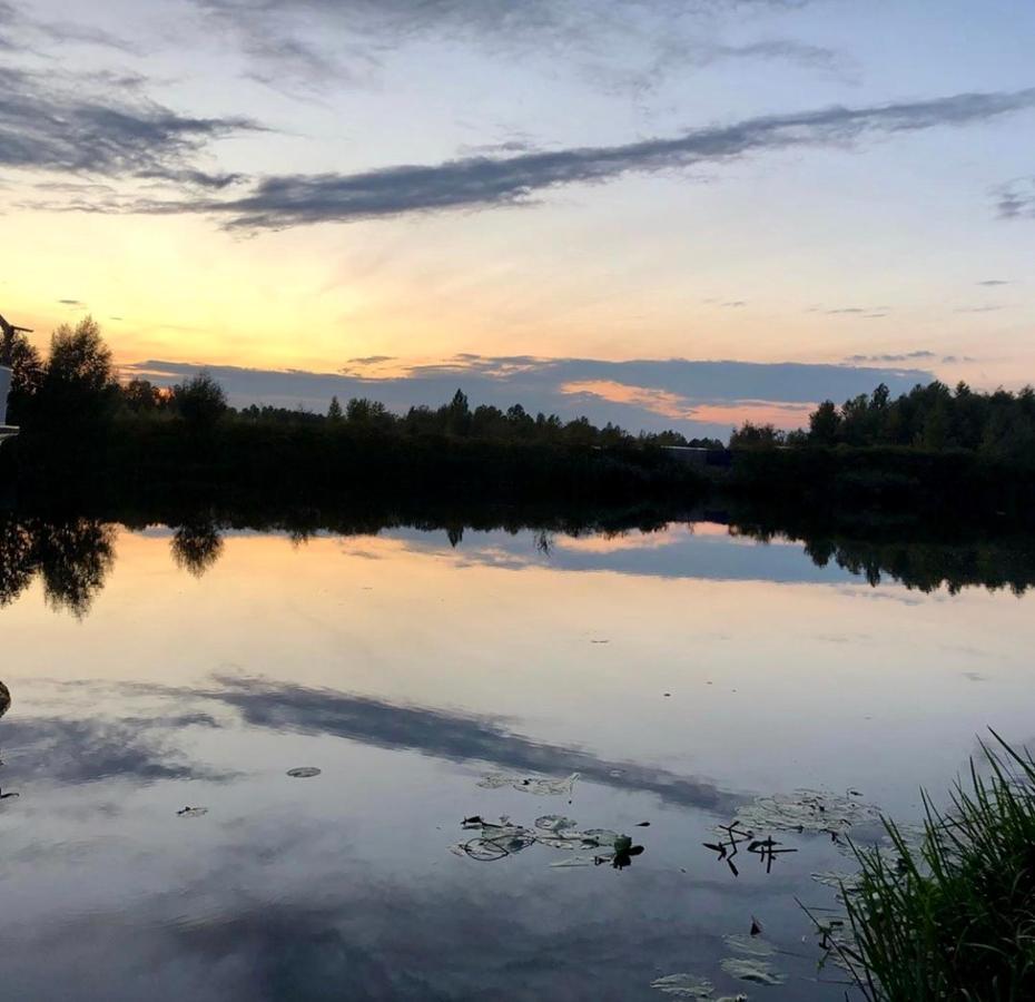 On The River Vishenki  エクステリア 写真